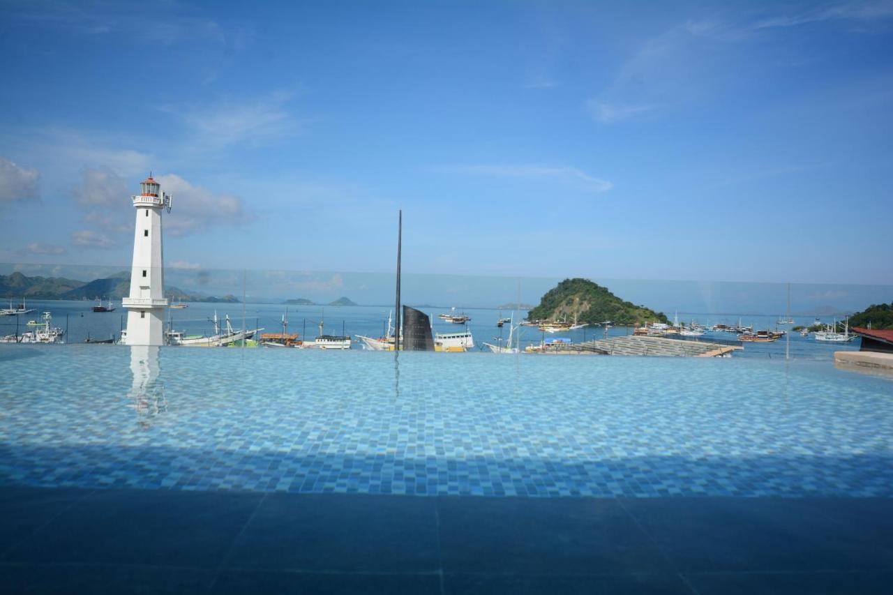 Harbour Komodo Hotel ラブハン・バジョ エクステリア 写真