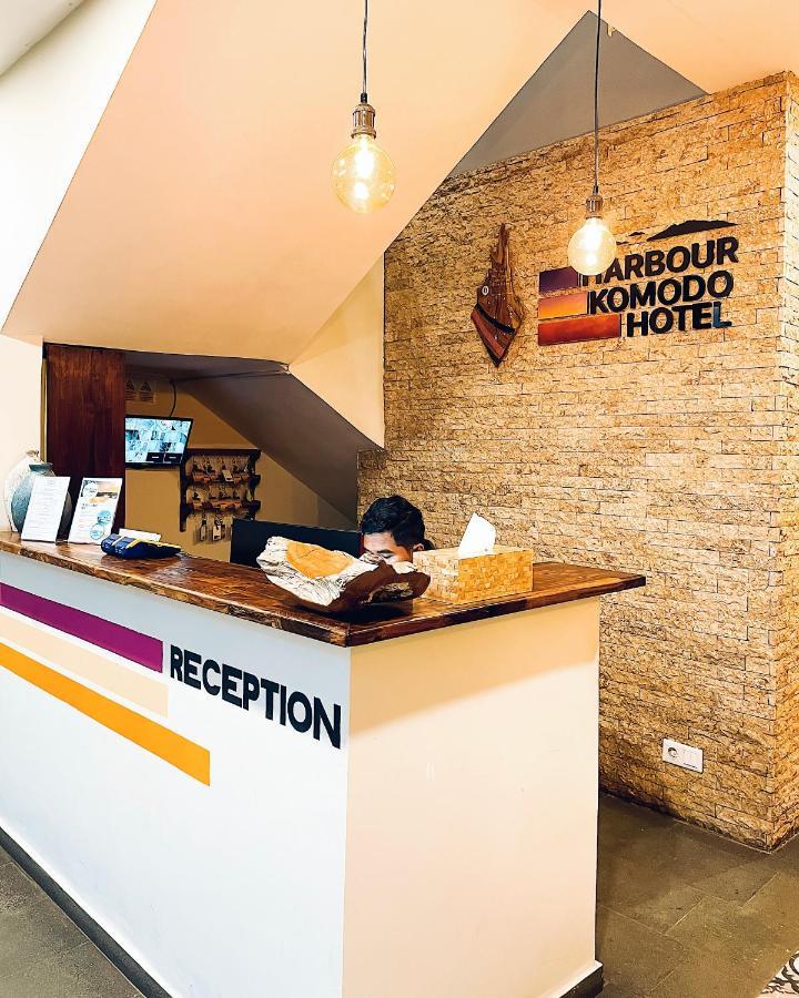 Harbour Komodo Hotel ラブハン・バジョ エクステリア 写真