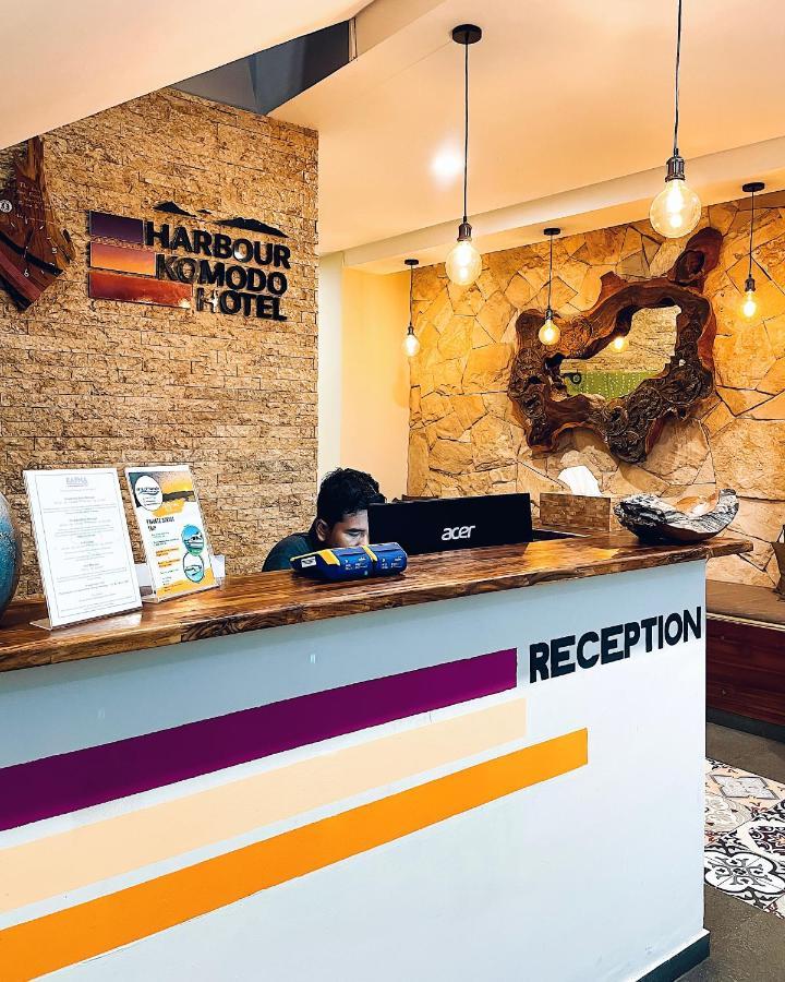Harbour Komodo Hotel ラブハン・バジョ エクステリア 写真
