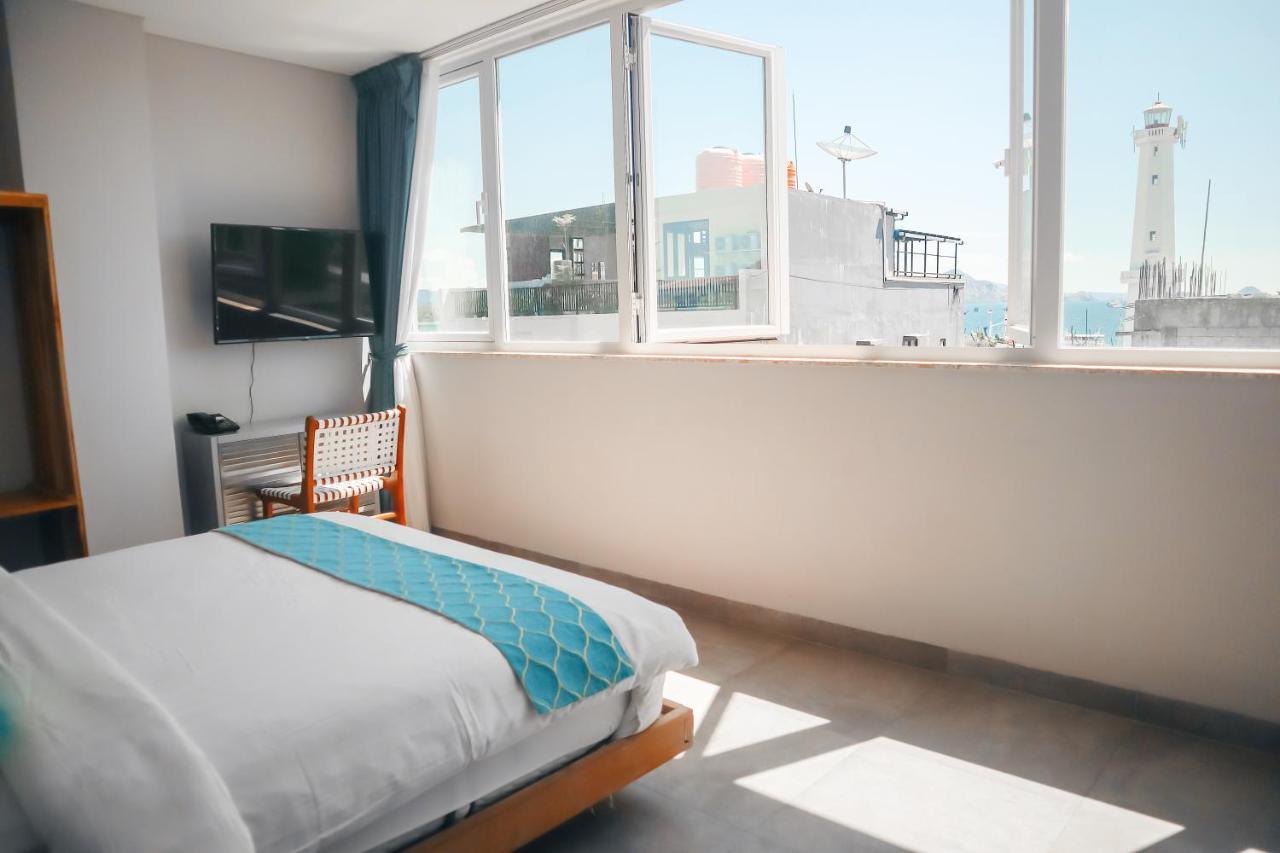 Harbour Komodo Hotel ラブハン・バジョ エクステリア 写真