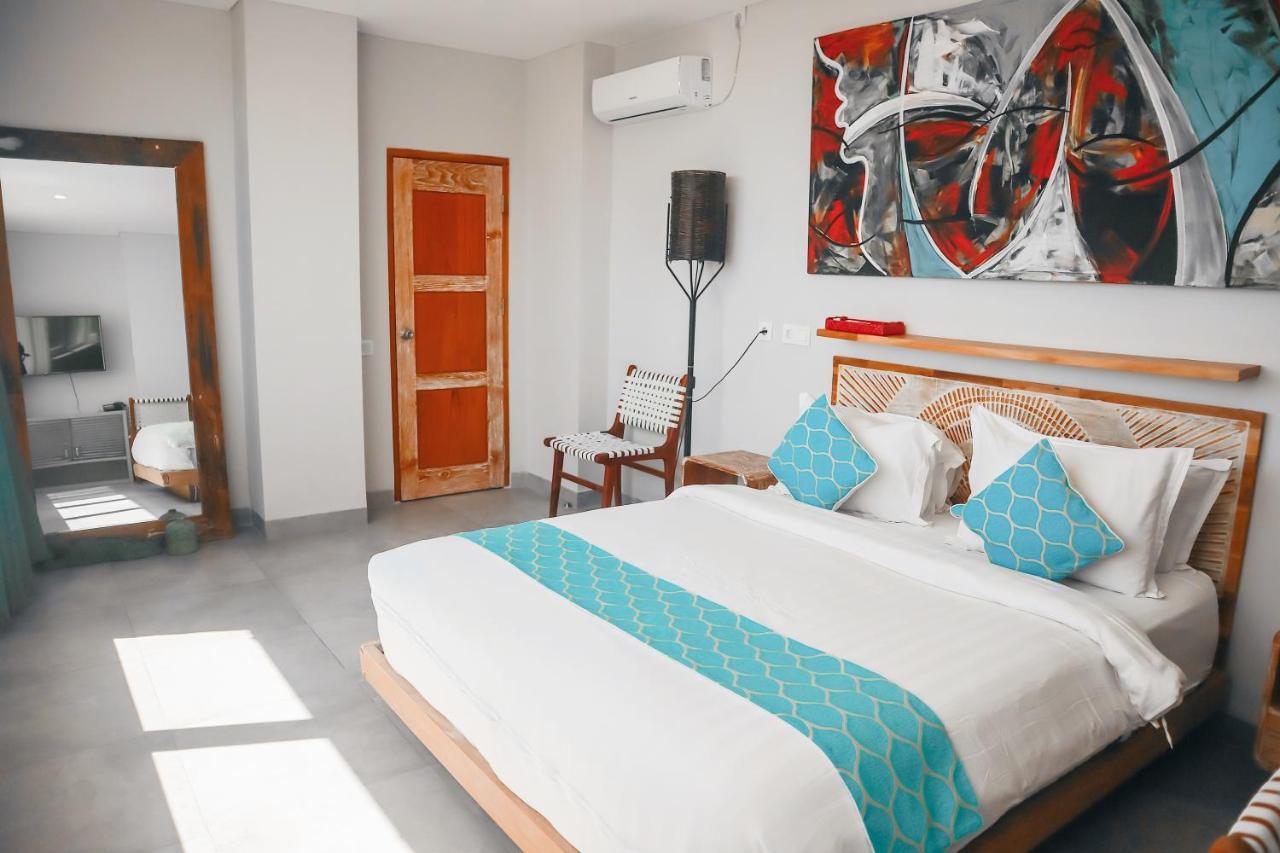 Harbour Komodo Hotel ラブハン・バジョ エクステリア 写真